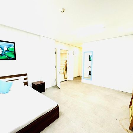 Palmier Hotel - Art House Дананг Екстер'єр фото