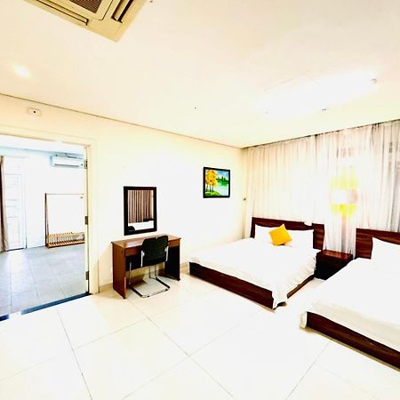 Palmier Hotel - Art House Дананг Екстер'єр фото